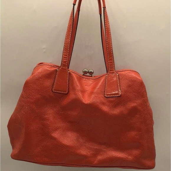Coach Signature Patent ~STUNNING Salmon COLOR~Kisslock Purse Handbag F15658 - Picture 4 of 14